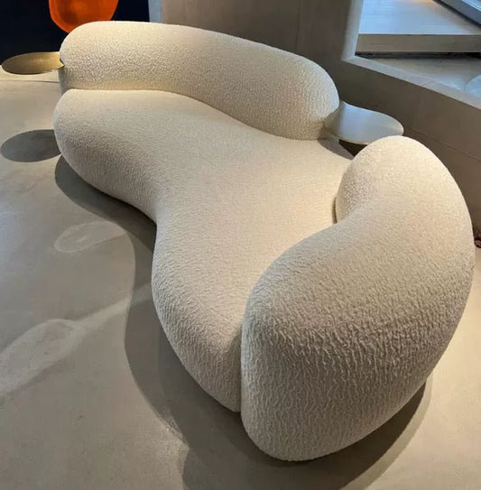 Elegantes Samtsofa für Zuhause