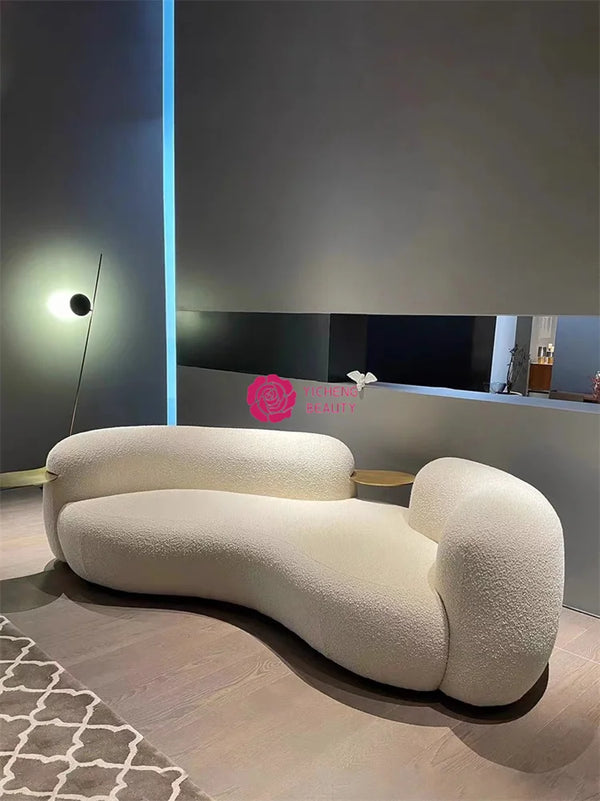 Elegantes Samtsofa für Zuhause
